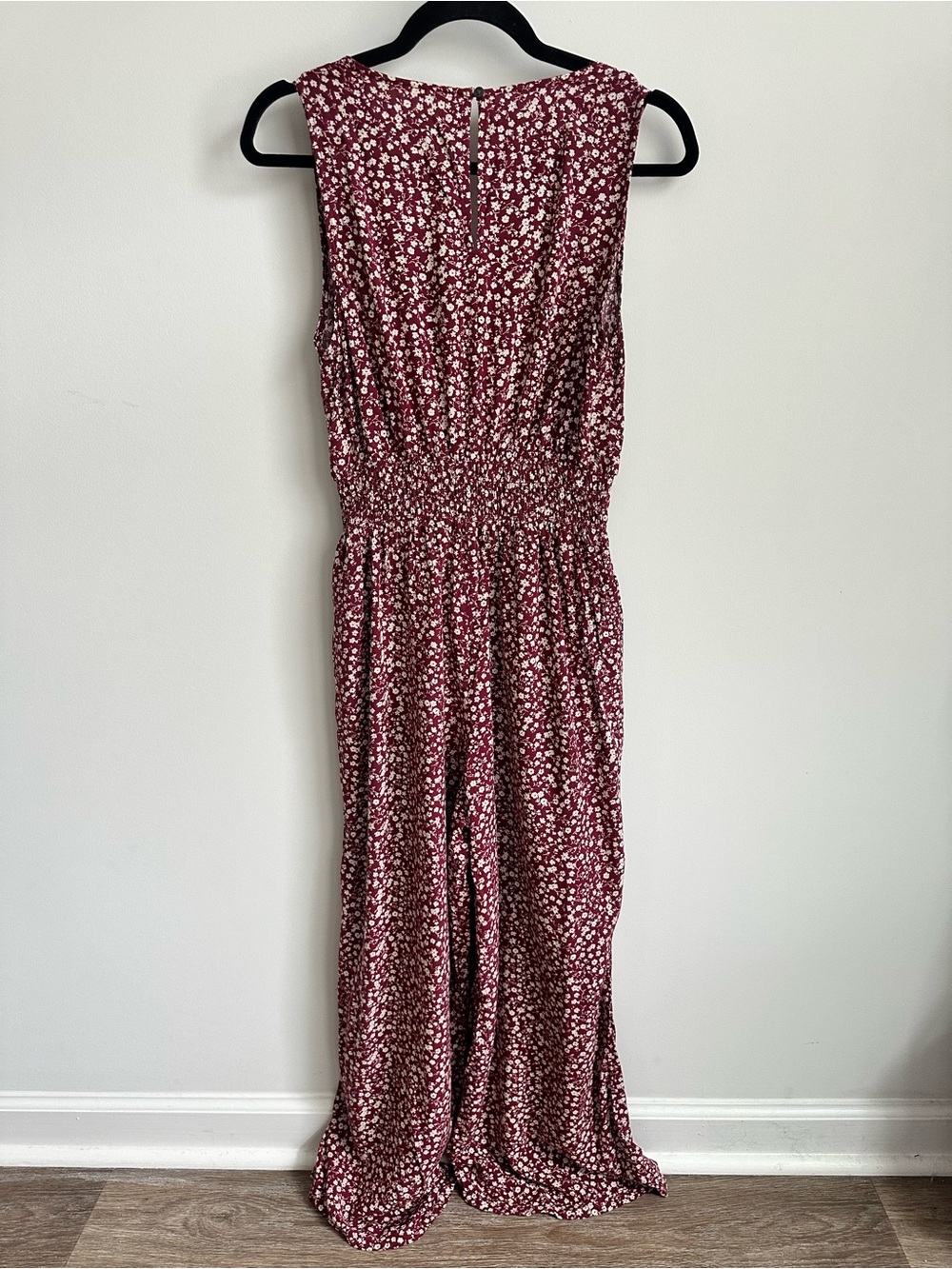 GAP Burgundy Floral Sleeveless Jumpsuit Women’s Size M Wide Leg Smocked Boho - Picture 3 of 9